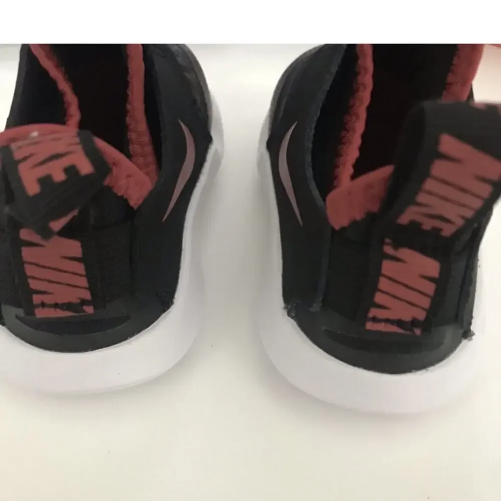 NEW Nike Flex Runner Slip On Sneakers Size 4